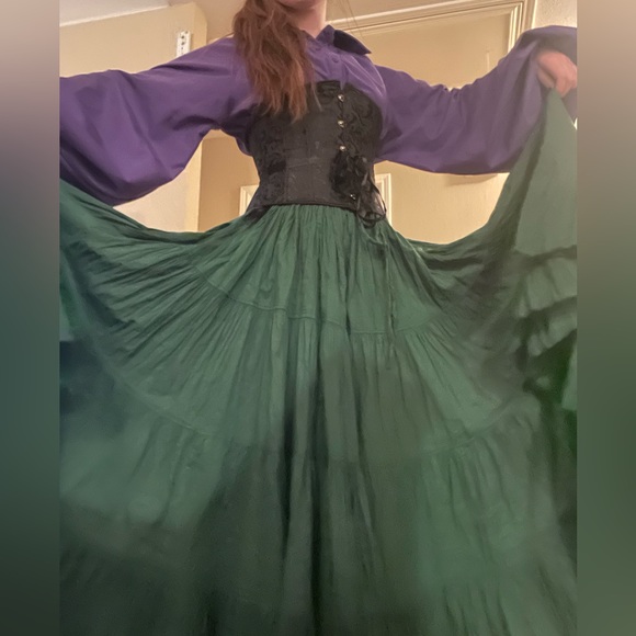 Meet your Posher, Charmed - Picture 2 of 3